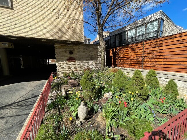Communal Garden. Plant your Own Flowers! - 530 W Barry Ave