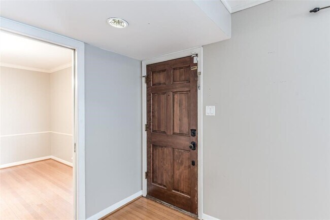 Foto del edificio - 5537 Lincrest Ln