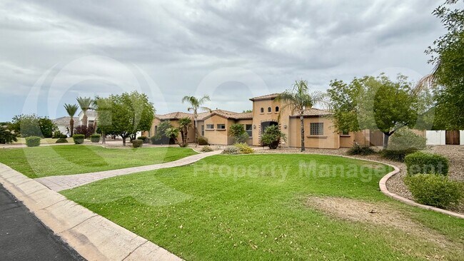 Foto del edificio - 2950 E Latham Way