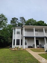 Building Photo - 1500 E Johnson Ave
