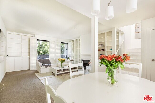 Building Photo - 15515 Sunset Blvd
