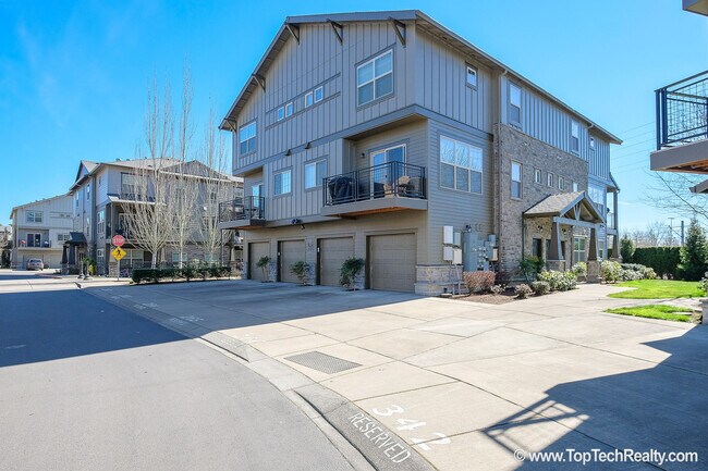 Foto del edificio - Perfect 3br Condo in Arbor Crossing*by Intel*Walk to Max*Free WiFi highspeed Internet* W/S/G Incl...