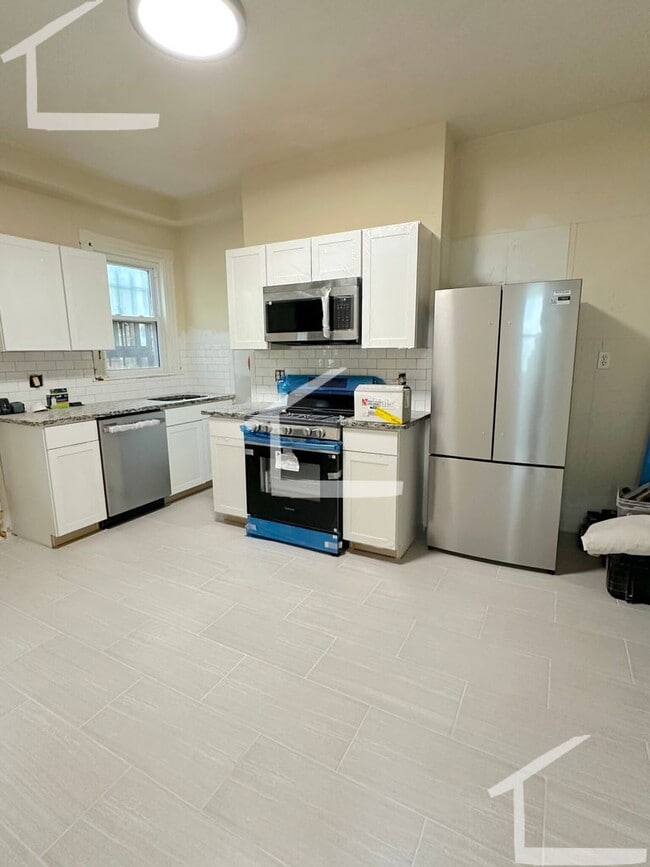 Charming 5 Bedroom -No Broker Fee - Charming 5 Bedroom -No Broker Fee Townhome