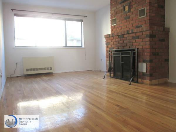 Primary Photo - 214 E 24th St