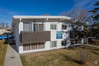 Building Photo - Centre Crescent Apartments 1