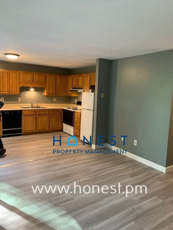 Foto del edificio - 2647 W River Rd