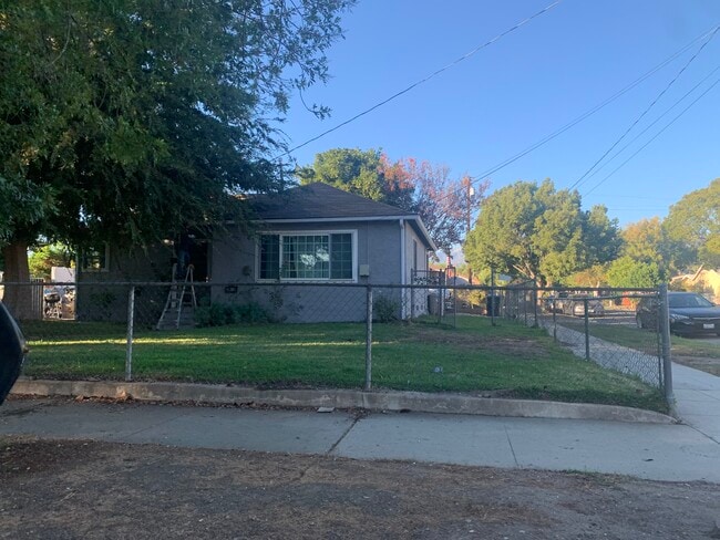 Front of Property - 306 W Sunkist St