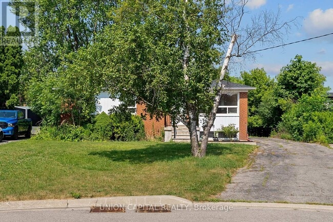 Photo du bâtiment - 379 Tamarack Cir