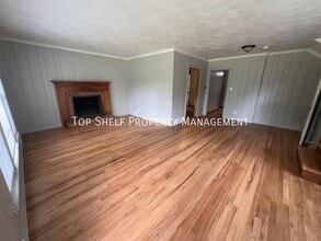 Building Photo - 6103 Dagle Dr