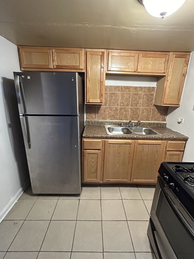 Kitchen - 5307 W Jackson Blvd