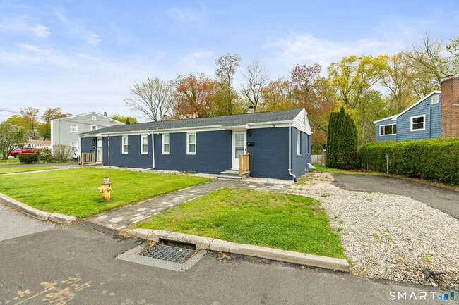 Building Photo - 40 Beacon View Dr