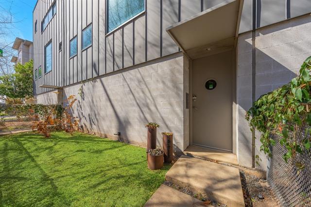 Building Photo - 4001 Bowser Ave