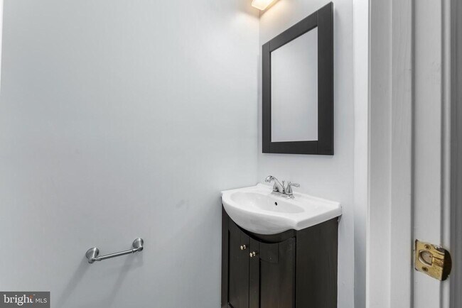 Foto del edificio - 2204 Commissary Cir