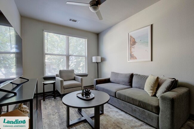 Building Photo - 1415 N Main Ave