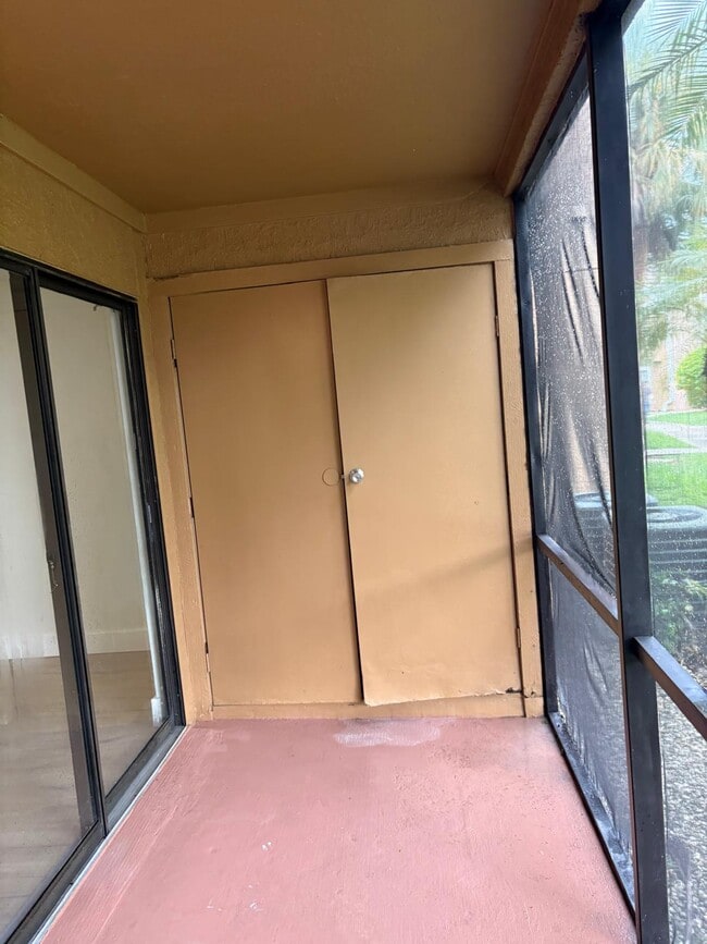 Building Photo - 15610 SW 105th Ln