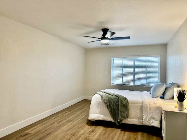 Foto del edificio - 638 Ribbon Grass Ave