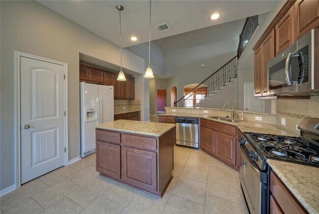 Building Photo - 18413 Falcon Pointe Blvd