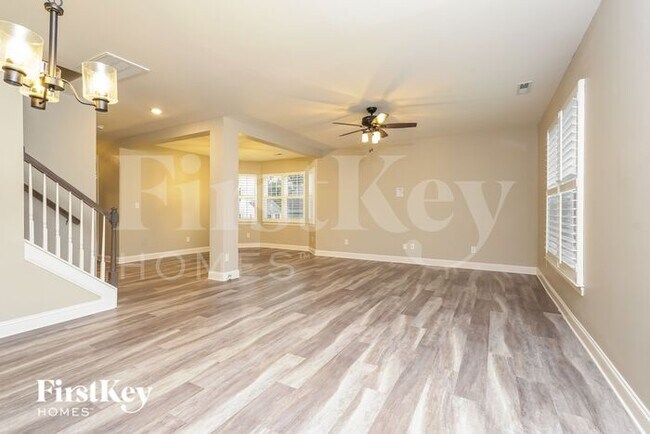 Foto del edificio - 5587 Siler St
