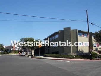 Building Photo - 8400 Gulana Ave