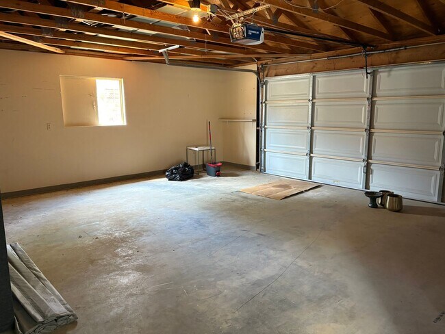 Foto del edificio - 3 Bedroom 1.5 Bath Modern Farmhouse near J...