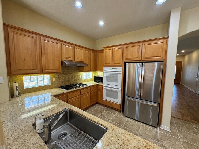 Foto del edificio - 1684 Blue Canyon St