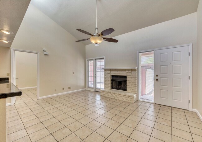 Foto del edificio - Wonderful 3 bedroom close minutes to ASU!!...