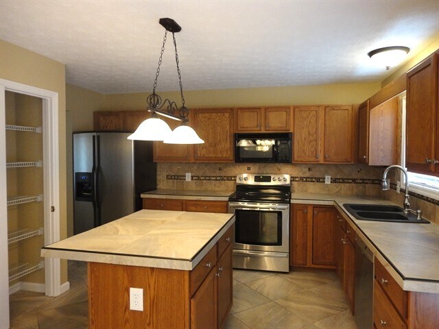 Foto del edificio - 1472 Blake Ct