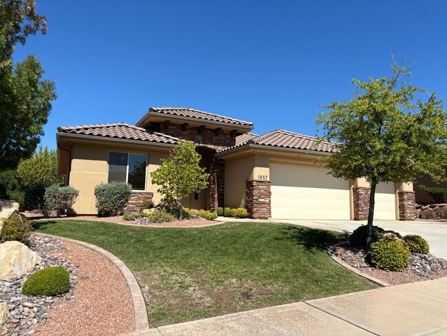 Foto del edificio - Great 3 bed 2 bath home plus den! Price Ju...