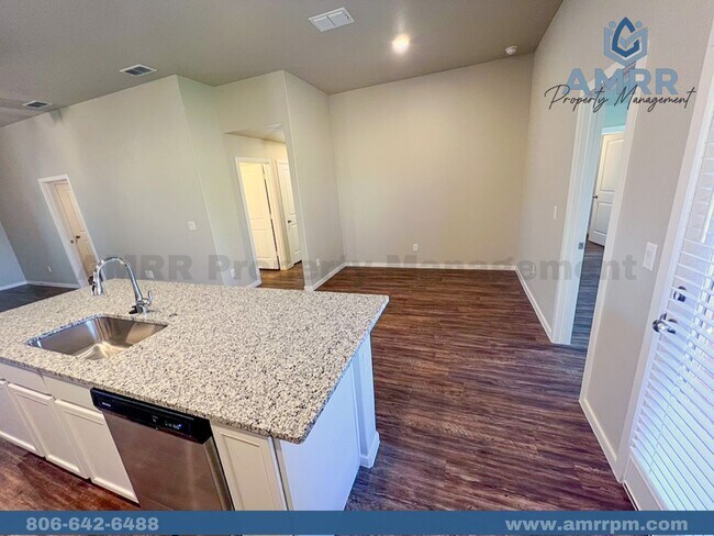 Building Photo - 3 Bedroom Home Available For Spring Pre-Lease