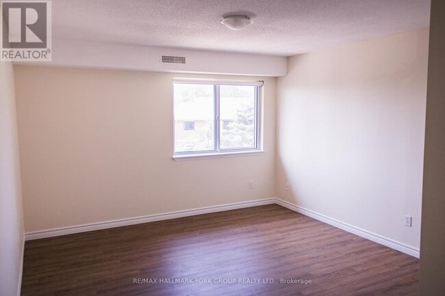 Building Photo - 143-143 Edgehill Dr