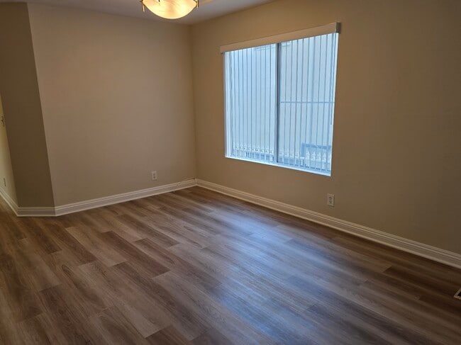 Foto del edificio - 1250 S Westgate Ave