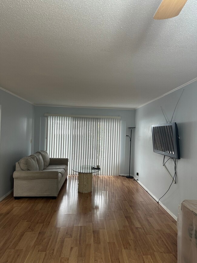 Building Photo - 1855 Poplar Woods Cir W