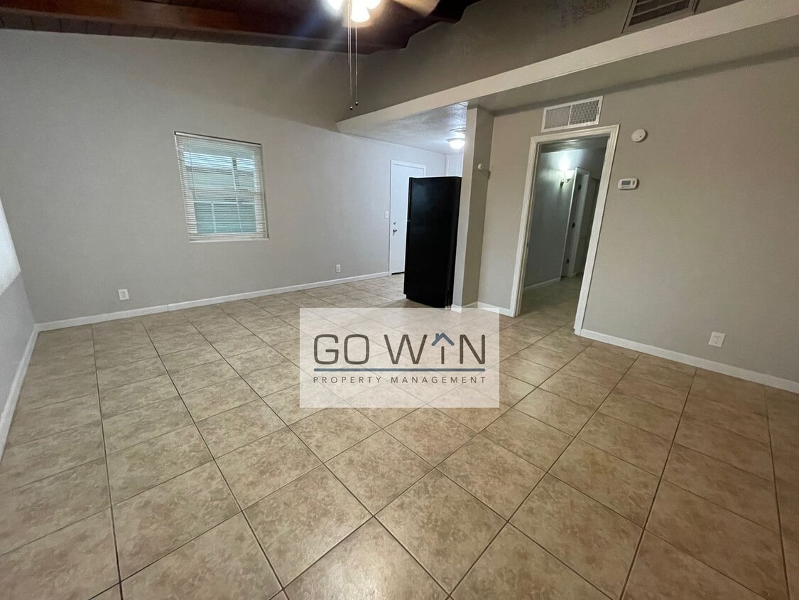 Foto principal - 608 N Drew St E