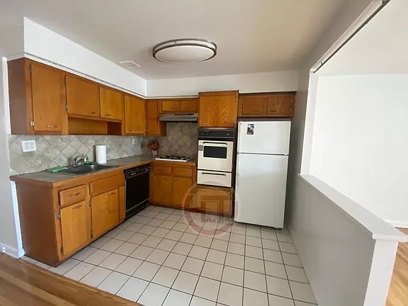 Building Photo - 2424 Maclay Ave