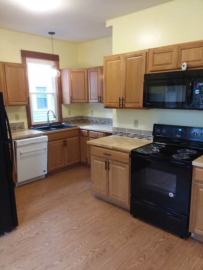 Kitchen - 524 N Main St