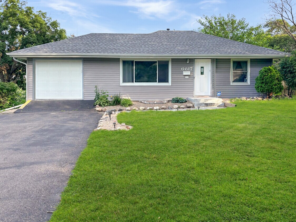 Foto principal - 6617 Eliot View Rd