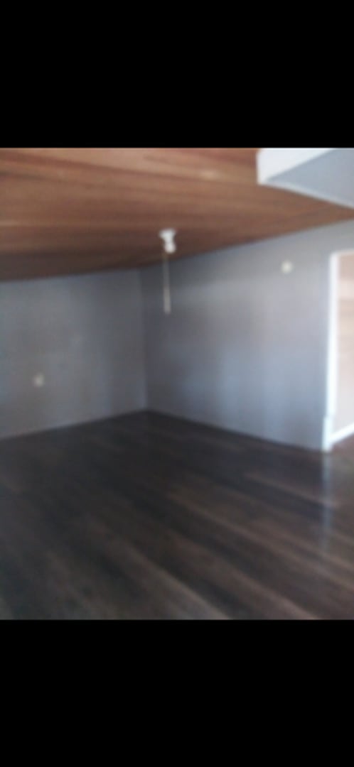 Foto del edificio - 105 E Bond St