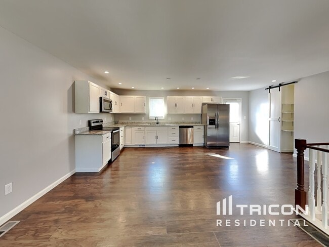 Building Photo - 424 Remington Ct