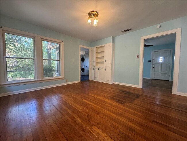 Building Photo - 4112 Idlewild Rd