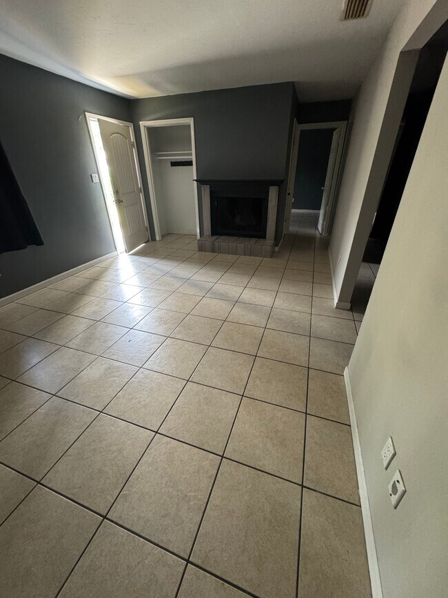 Photo - 1924 Nekoma Ct Townhome