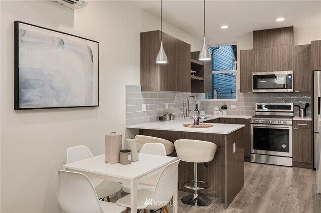 Foto del edificio - New Construction! Lake City Townhome!