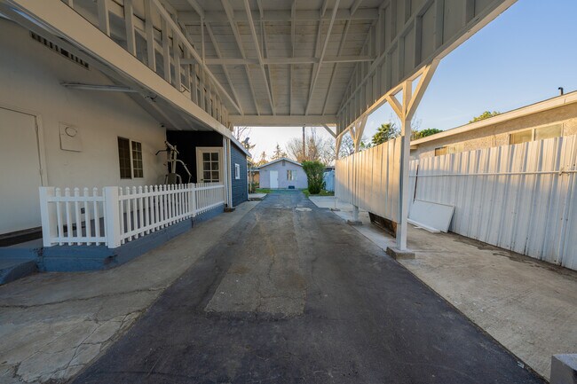 Building Photo - 7041 Yolanda Ave