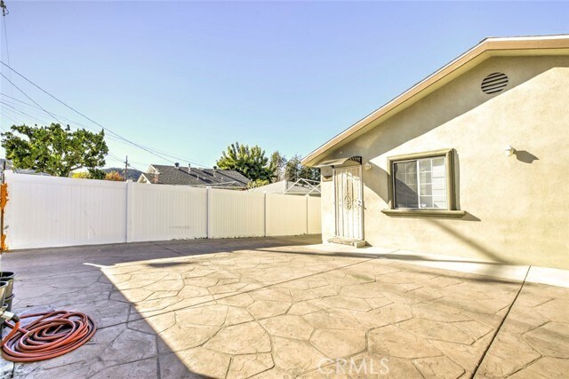 Foto del edificio - 10531 Greenburn Ave
