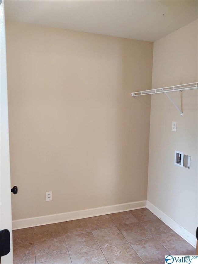 Building Photo - 105 Ryland Pike