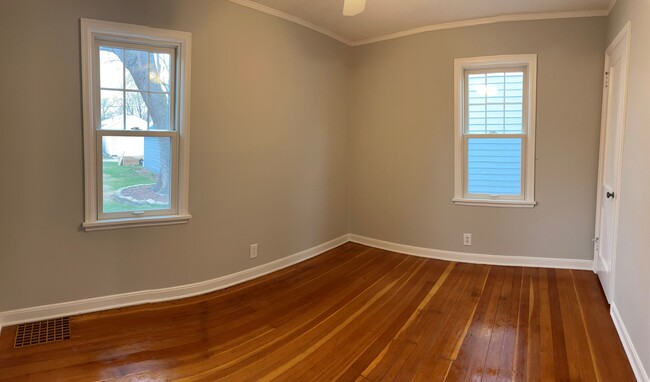 Main floor bedroom 2 - 4048 Toledo Ave S