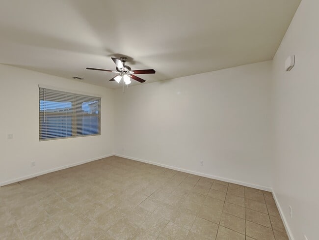 Building Photo - 4224 W Coneflower Ln