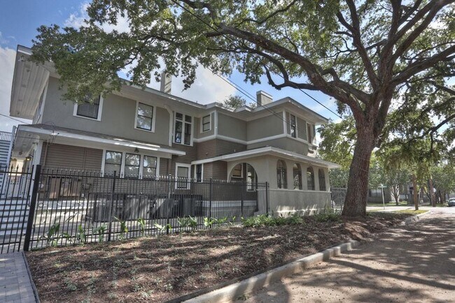 Building Photo - 320 Branard St
