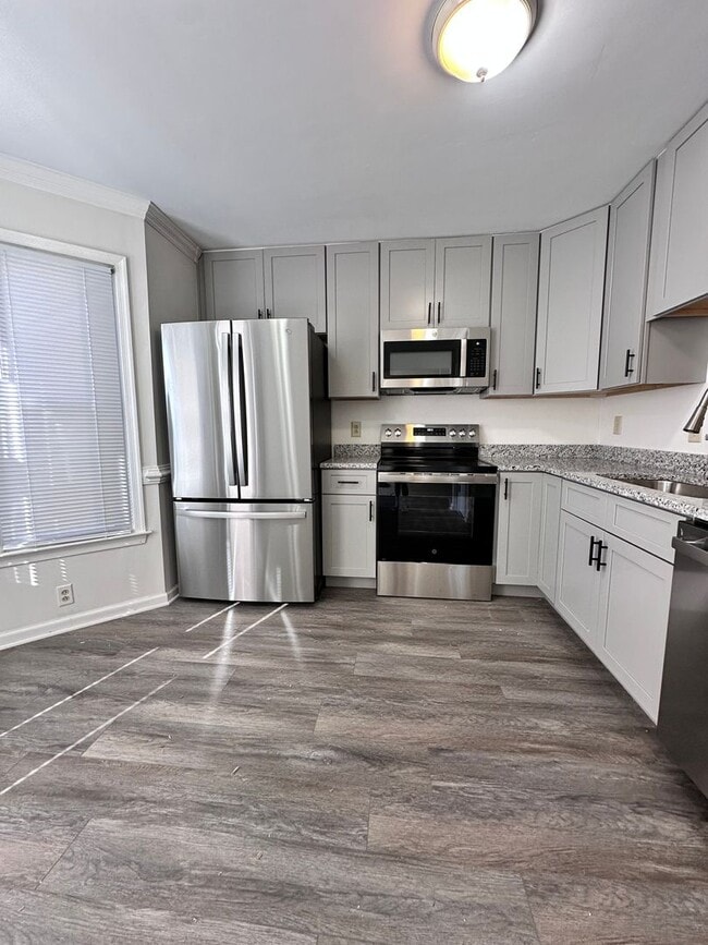 Building Photo - Beautiful Condo in desired Chicks Beach area