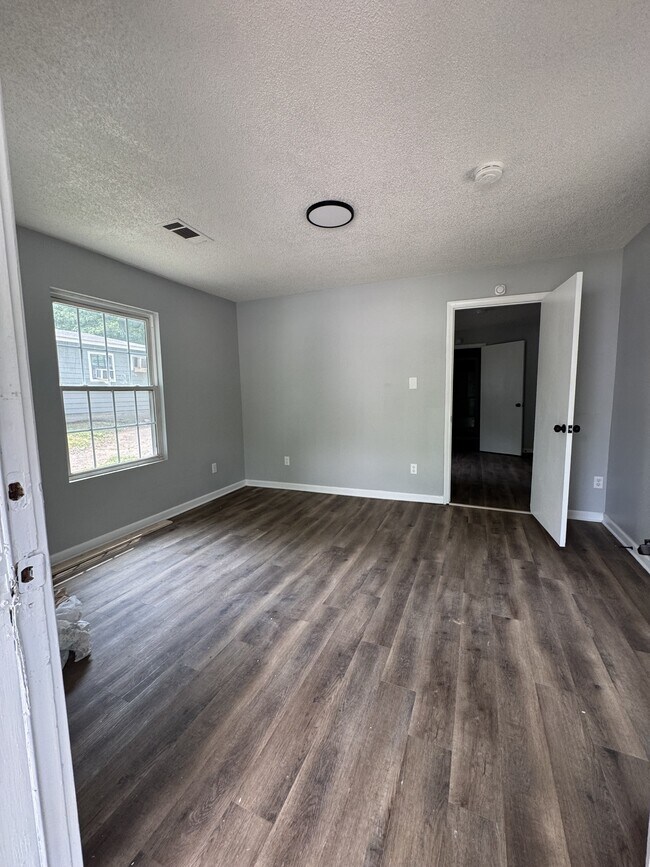 Foto del edificio - 639 W Pleasant Ave