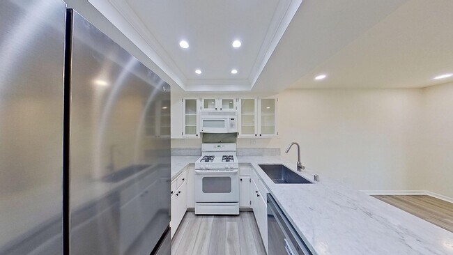 Foto del edificio - 6180 Old Village Rd